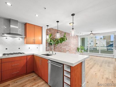 325 7th Ave Unit 905