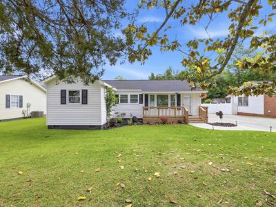 1302 Collins Park St.