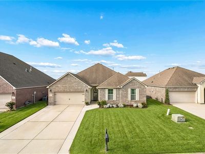 664 Lakeshore Village Dr