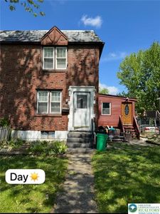 811 W Emaus Ave