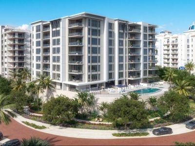 325 Golden Gate Poin #702