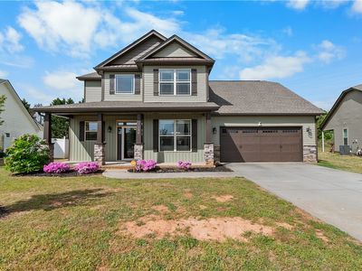194 Norfolk Cir