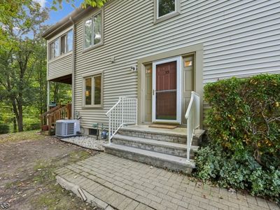 35 Sunrise Dr