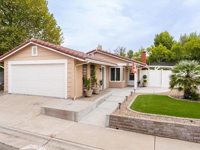 205 Honeysuckle Ln