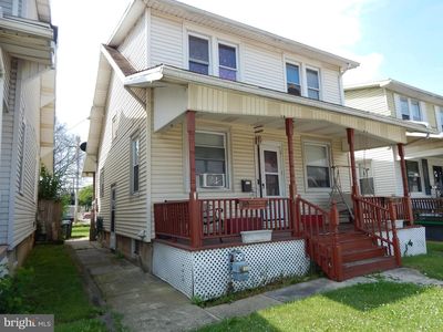 928 E Princess St