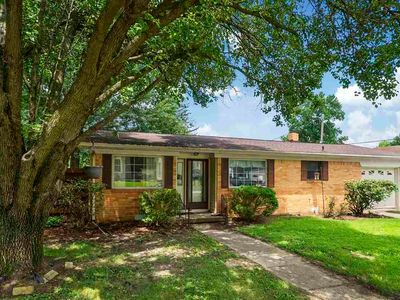 15 W Joseph St