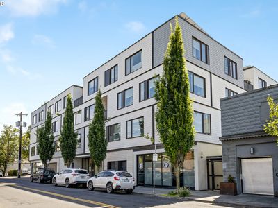 4262 SE Belmont St APT 201