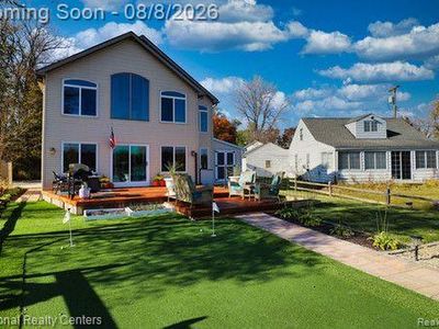8819 Lagoon Dr
