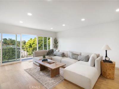 3695 Linden Ave UNIT 10C