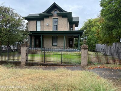 Property at 1001 Jackson St, Vicksburg, MS