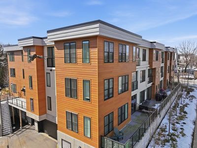 68 Los Angeles St #Penthouse 5