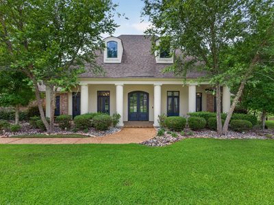 2910 Long Lake Dr