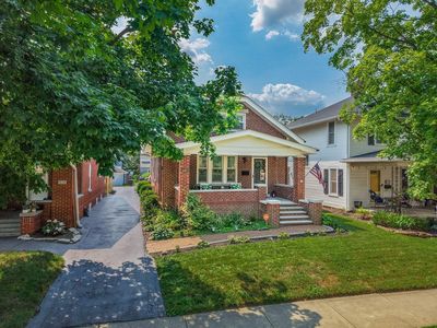 647 Montrose Ave
