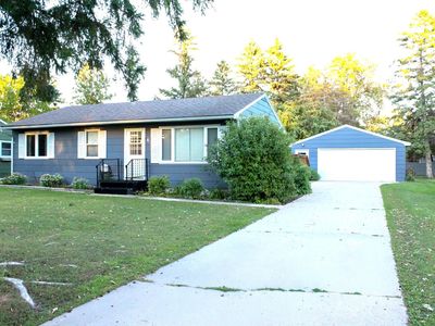816 Foss Ave N