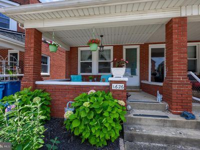 1626 W Philadelphia St