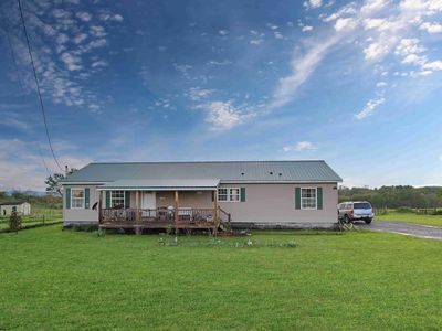 1003 Brandonville Pike