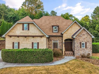 8121 Laurel Falls Ln