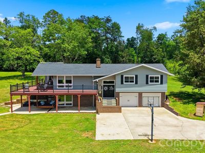 2411 Robertson Ln