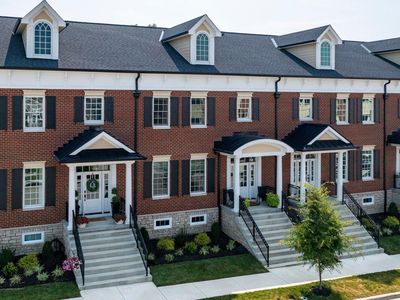 1089 Walburg Ave