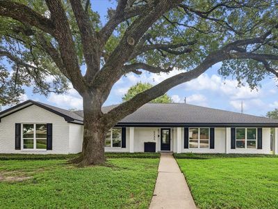 5243 Caversham Dr