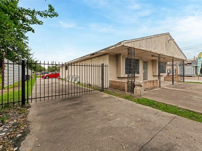 518 Westbrook Dr #1