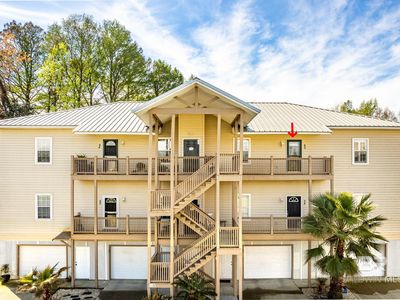 4 Yacht Club Dr APT 60