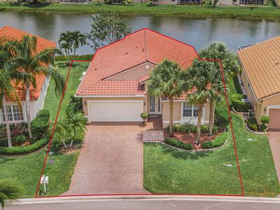 352 NW Shoreline Circle