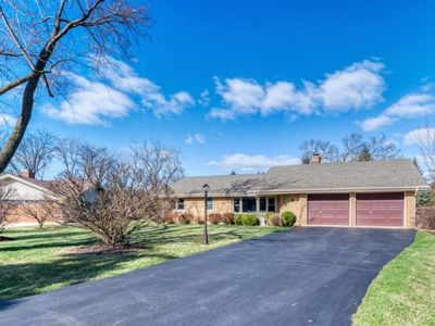 6 Meadowood Dr