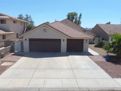 2881 Country Club Plz