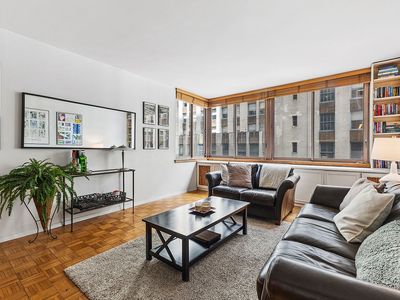235 E 40th St APT 9F