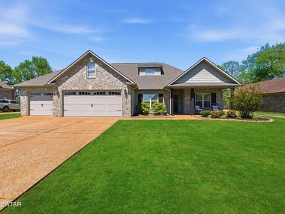21 Lesia Dr