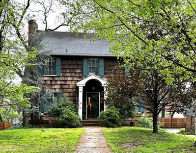 1421 W 50th Ter