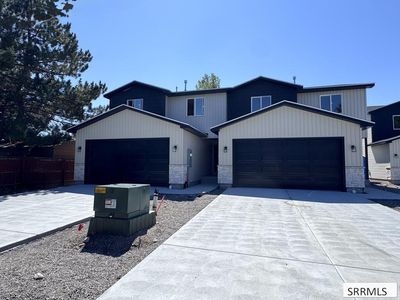 683 W Main St