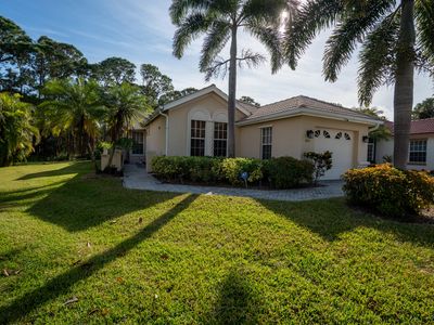 605 SW Treasure Cove