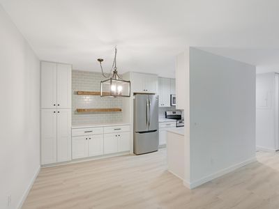 Property at 215 Barry Ave S APT 218, Wayzata, MN