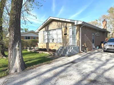 365 Sherry Ln