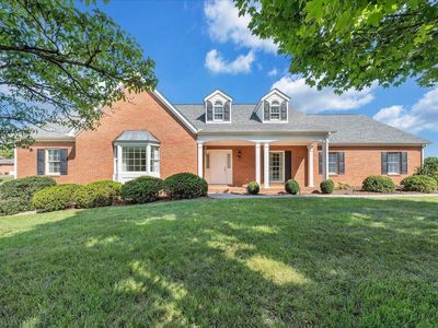 16 Pinehurst Dr