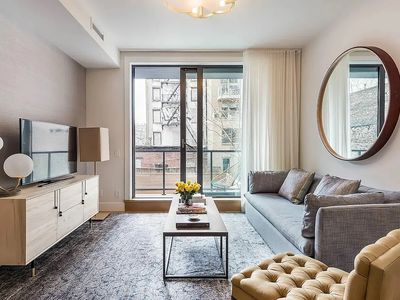 536 E 13th St APT 4R