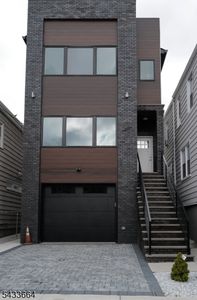 109 N 2nd St