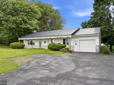 20 Hershey Ln
