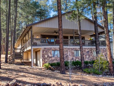 6689 Country Club Dr