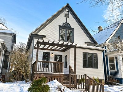 3054 North Newhall STREET