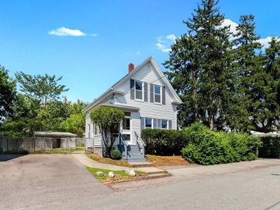 12 Lookout St