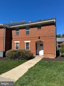 750 E Marshall St APT 516