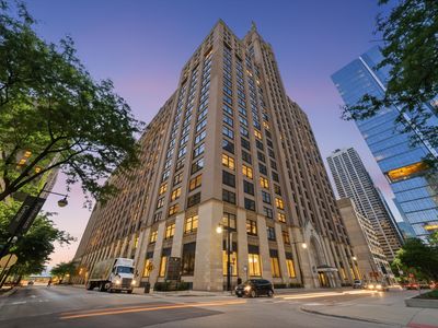 680 N Lake Shore Dr APT 913