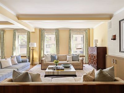 21 E 87th St #2AB