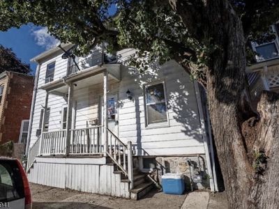 15 Lewis St