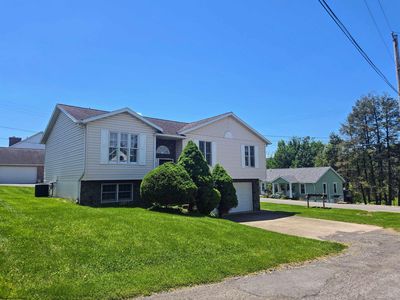 2 Hawley Ln