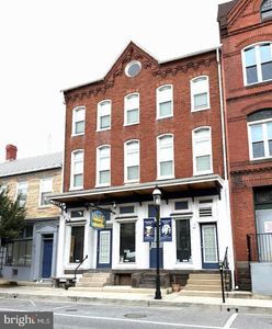 16-20 W Main St