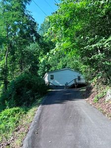 4174 4174 Big Horse Creek Road